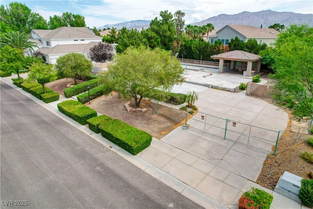 7360 Bachelors Button, Las Vegas, NV 89131