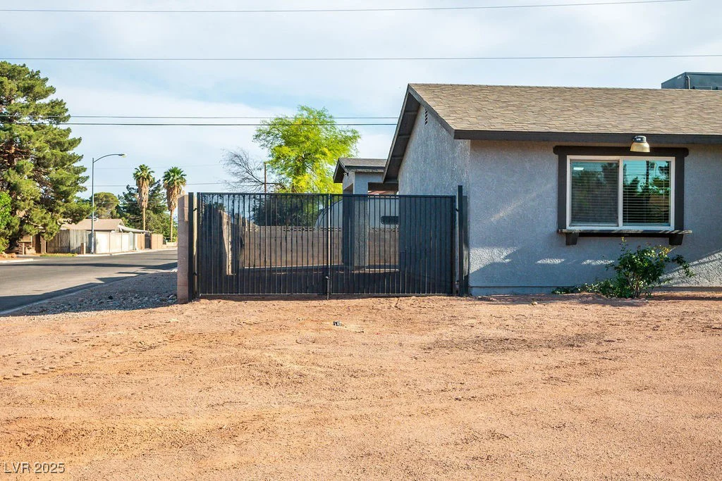 4797 Imperial, Las Vegas, NV 89104