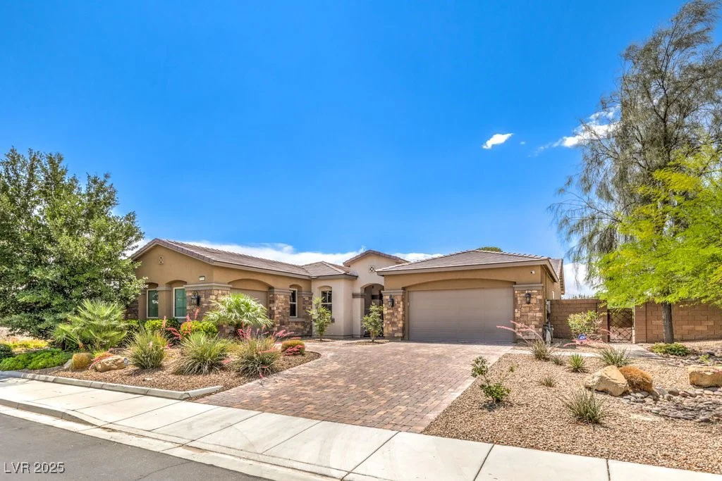 7111 Bath, Las Vegas, NV 89131