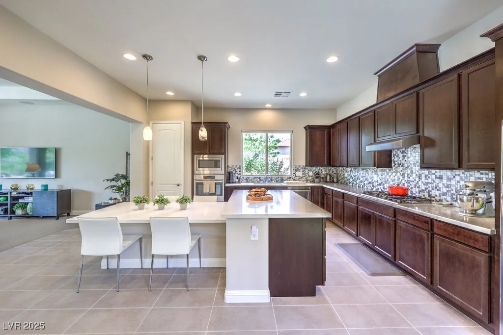 7111 Bath, Las Vegas, NV 89131