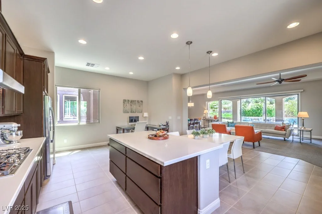 7111 Bath, Las Vegas, NV 89131