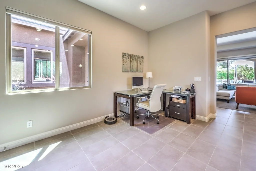 7111 Bath, Las Vegas, NV 89131