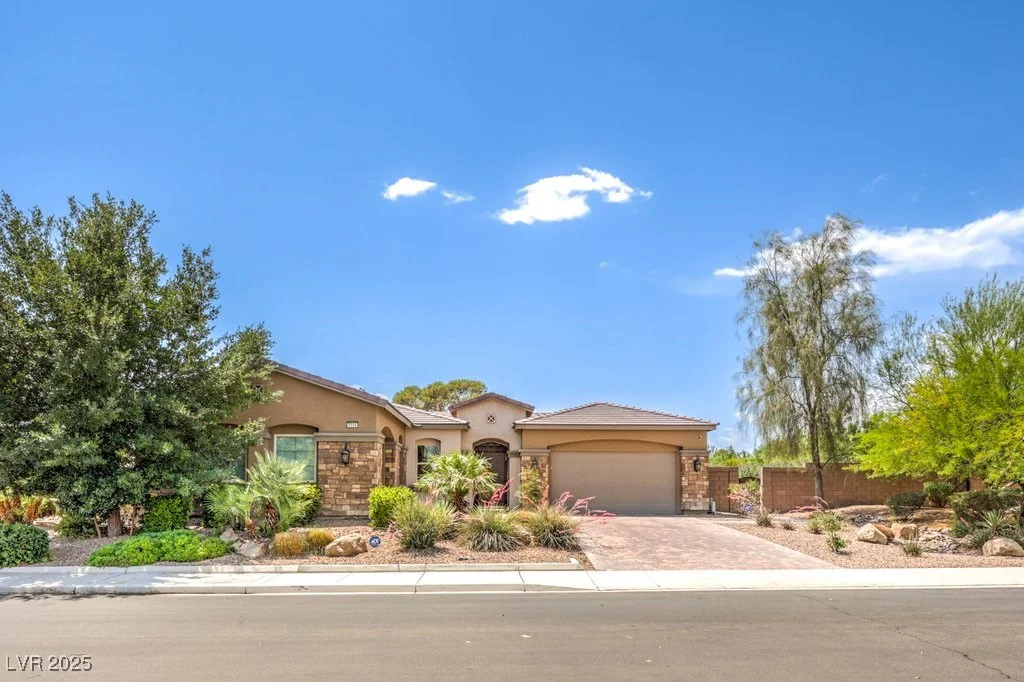 7111 Bath, Las Vegas, NV 89131