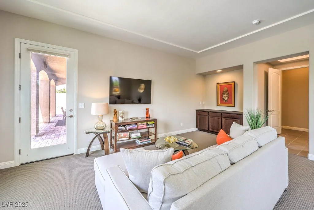 7111 Bath, Las Vegas, NV 89131