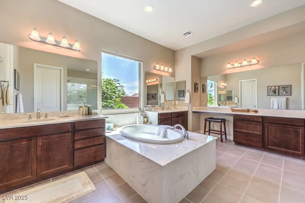 7111 Bath, Las Vegas, NV 89131