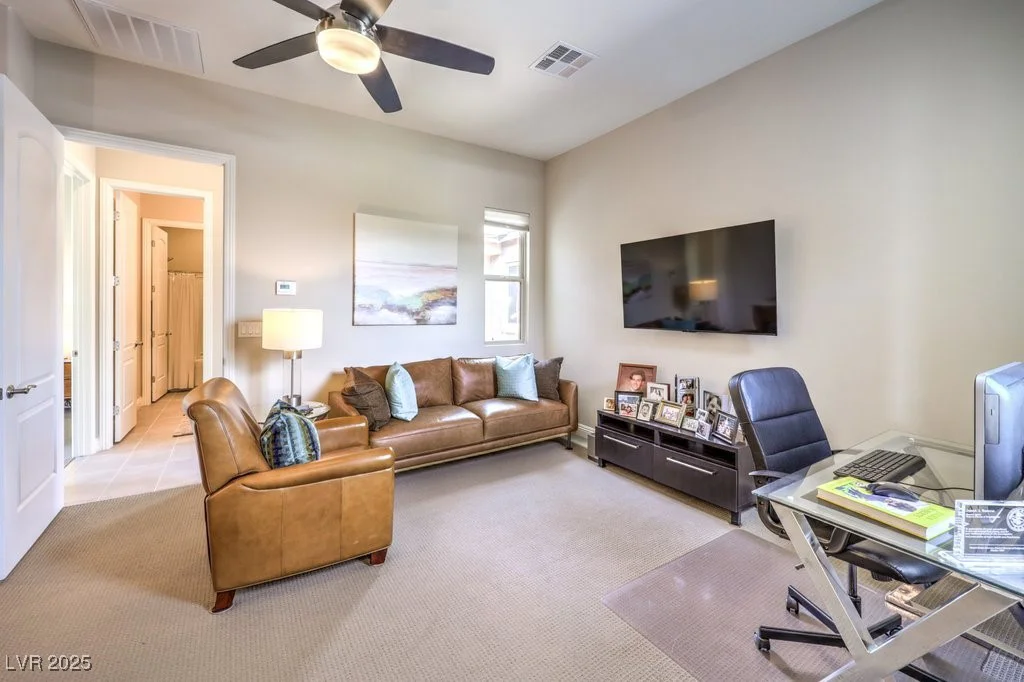 7111 Bath, Las Vegas, NV 89131