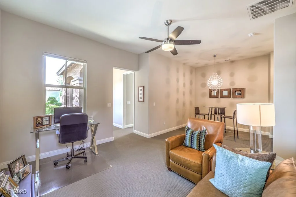 7111 Bath, Las Vegas, NV 89131