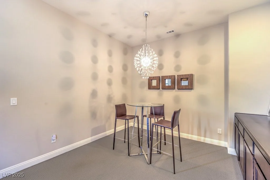 7111 Bath, Las Vegas, NV 89131