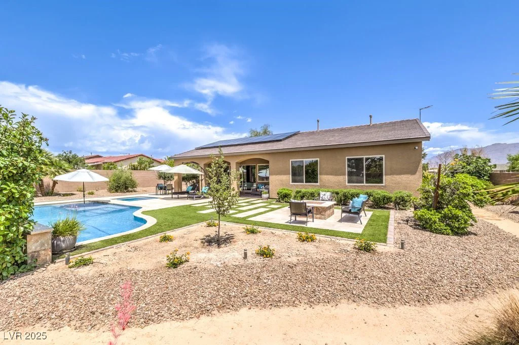 7111 Bath, Las Vegas, NV 89131