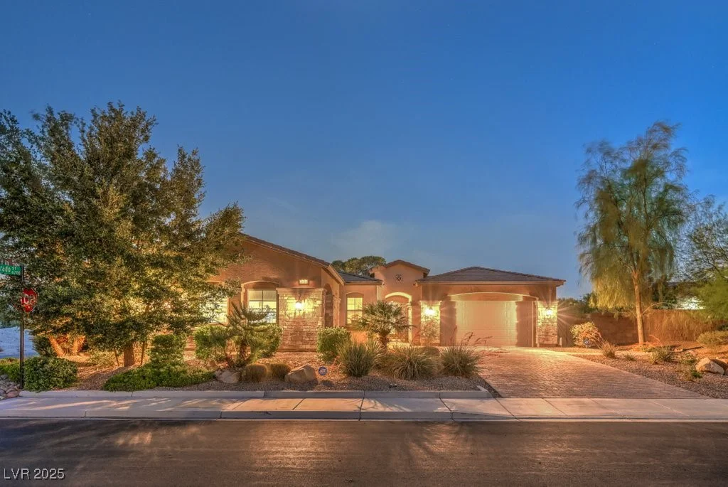 7111 Bath, Las Vegas, NV 89131