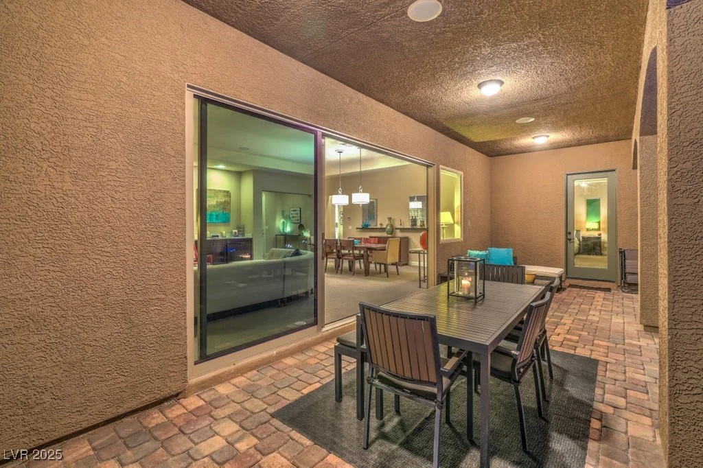 7111 Bath, Las Vegas, NV 89131