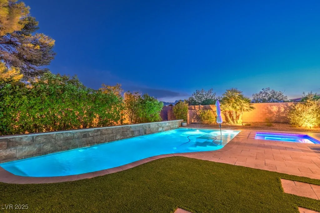 7111 Bath, Las Vegas, NV 89131