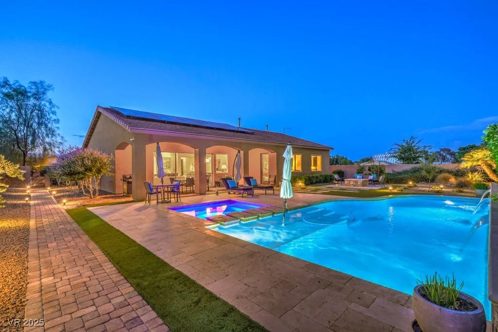 7111 Bath, Las Vegas, NV 89131