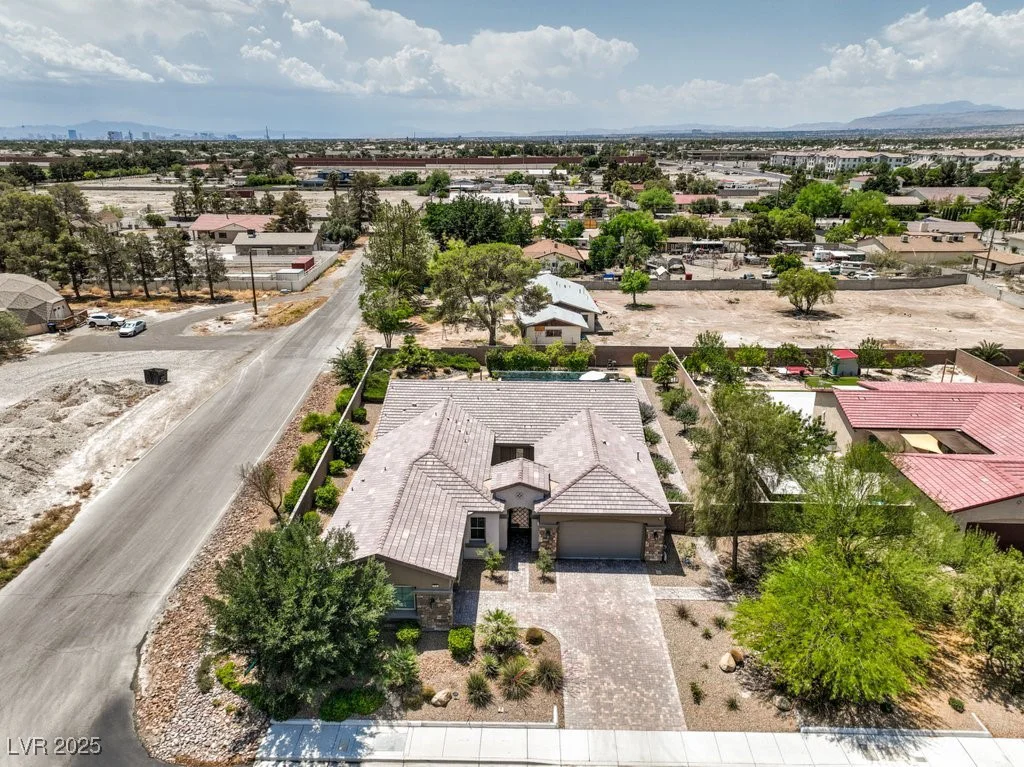7111 Bath, Las Vegas, NV 89131