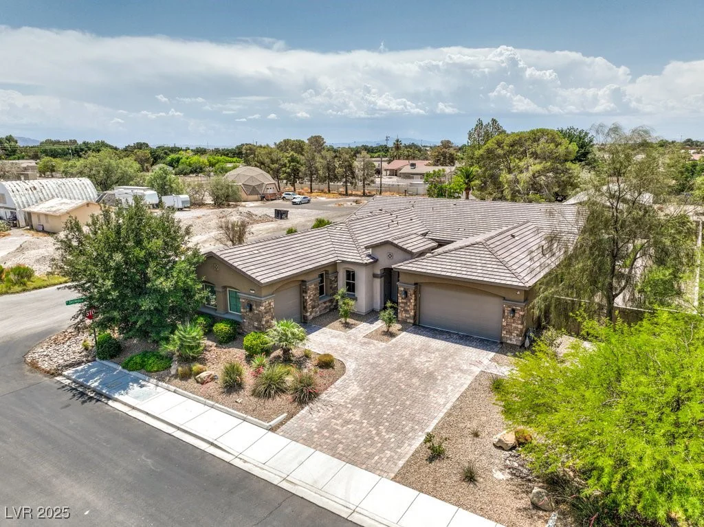 7111 Bath, Las Vegas, NV 89131