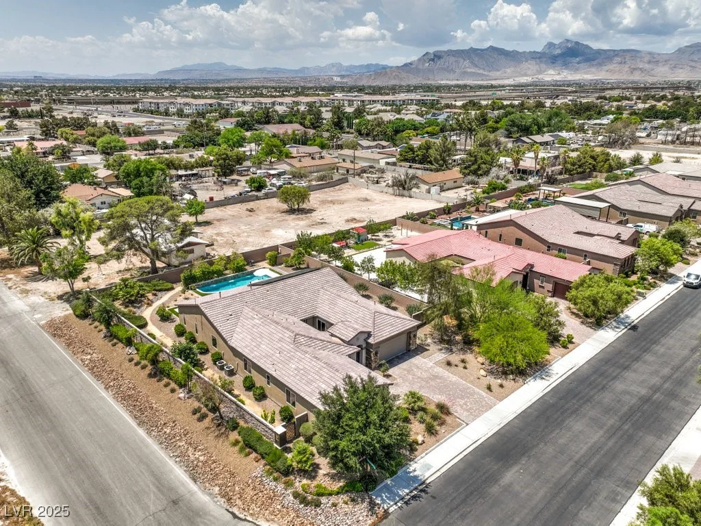 7111 Bath, Las Vegas, NV 89131