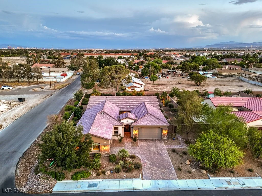 7111 Bath, Las Vegas, NV 89131