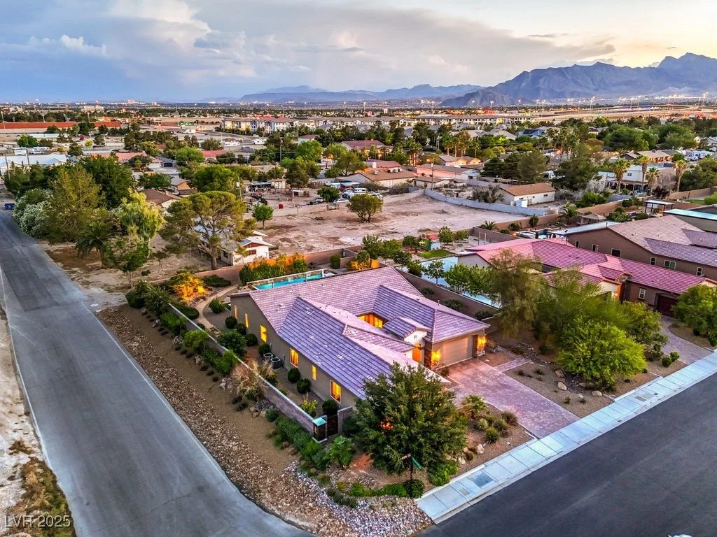 7111 Bath, Las Vegas, NV 89131
