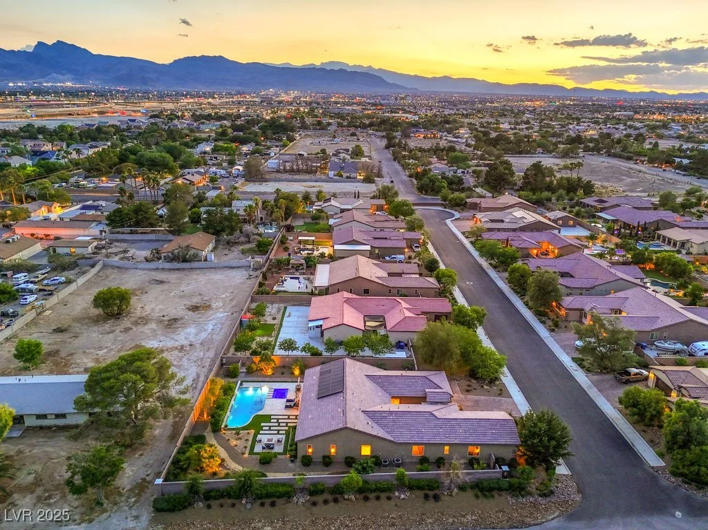 7111 Bath, Las Vegas, NV 89131