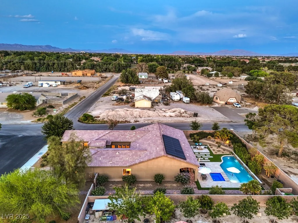 7111 Bath, Las Vegas, NV 89131