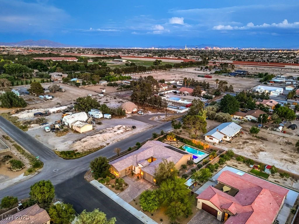 7111 Bath, Las Vegas, NV 89131