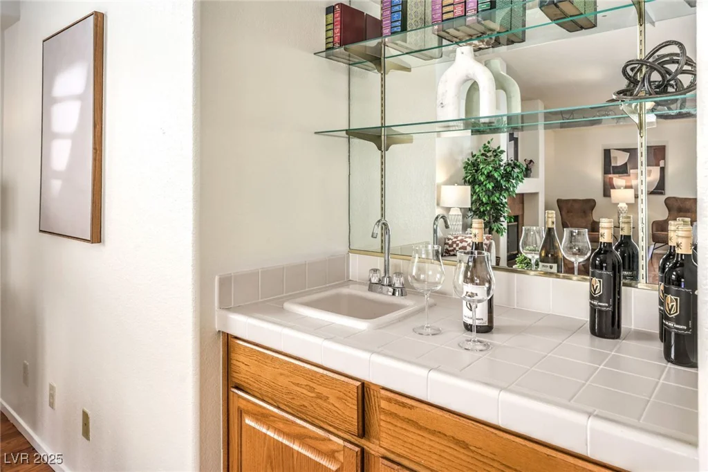 8428 Apple Hill, Las Vegas, NV 89128