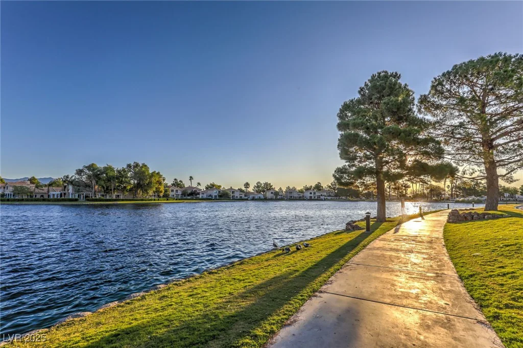 8428 Apple Hill, Las Vegas, NV 89128