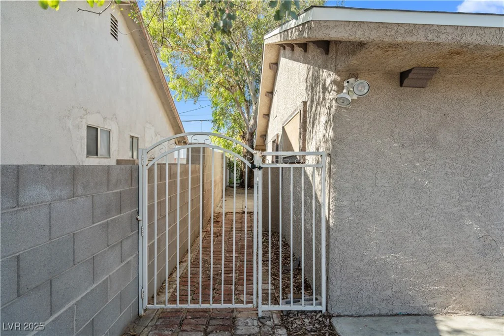 5101 Churchill, Las Vegas, NV 89107