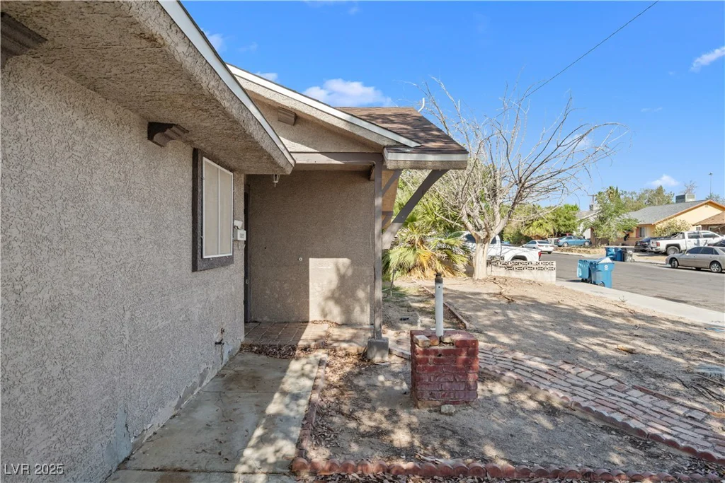 5101 Churchill, Las Vegas, NV 89107