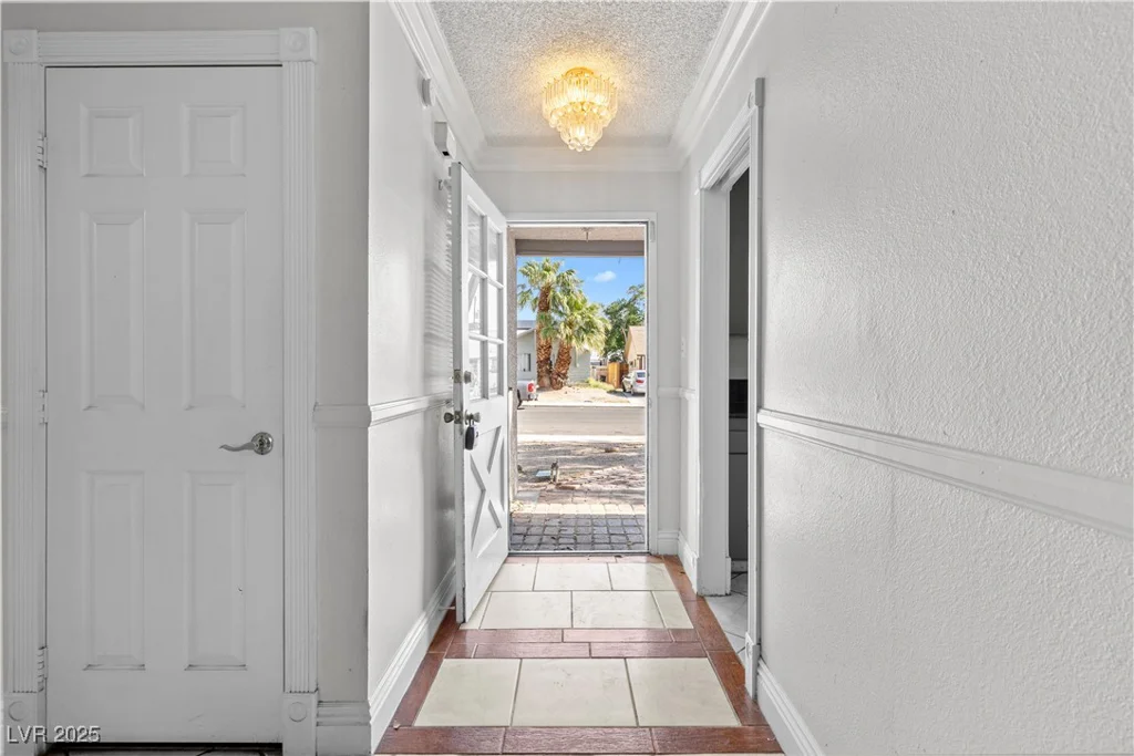 5101 Churchill, Las Vegas, NV 89107