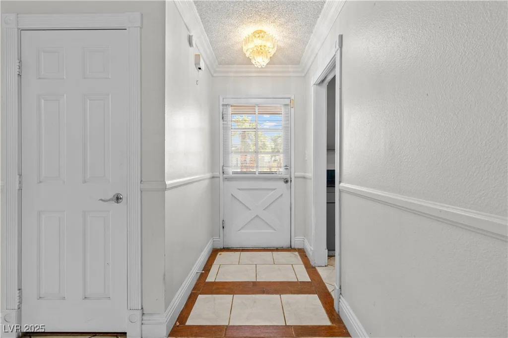 5101 Churchill, Las Vegas, NV 89107