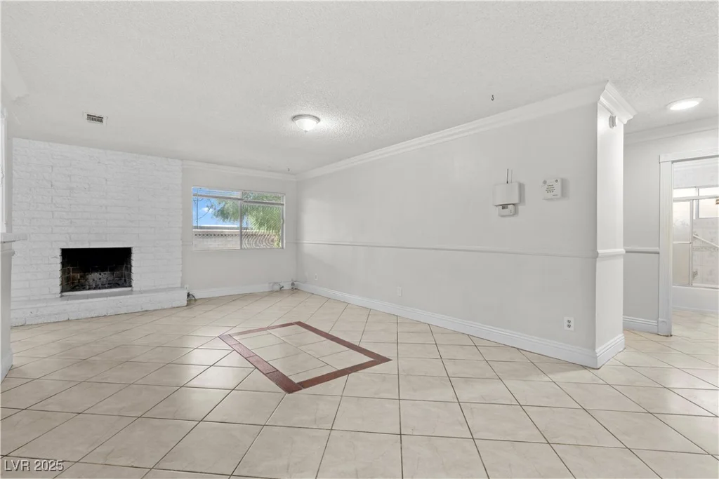 5101 Churchill, Las Vegas, NV 89107