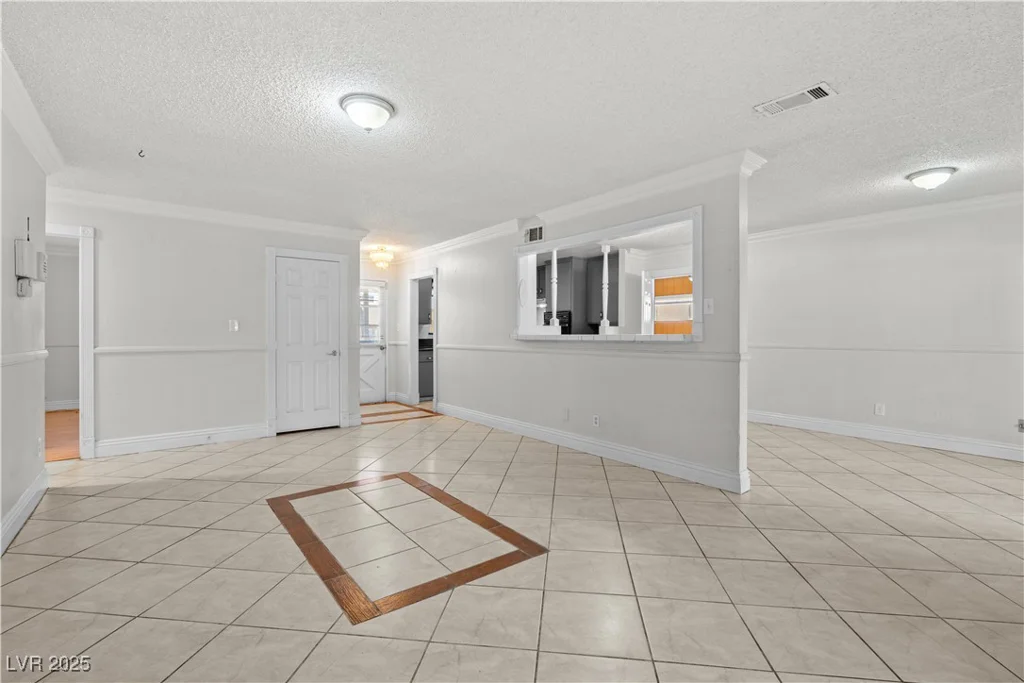 5101 Churchill, Las Vegas, NV 89107