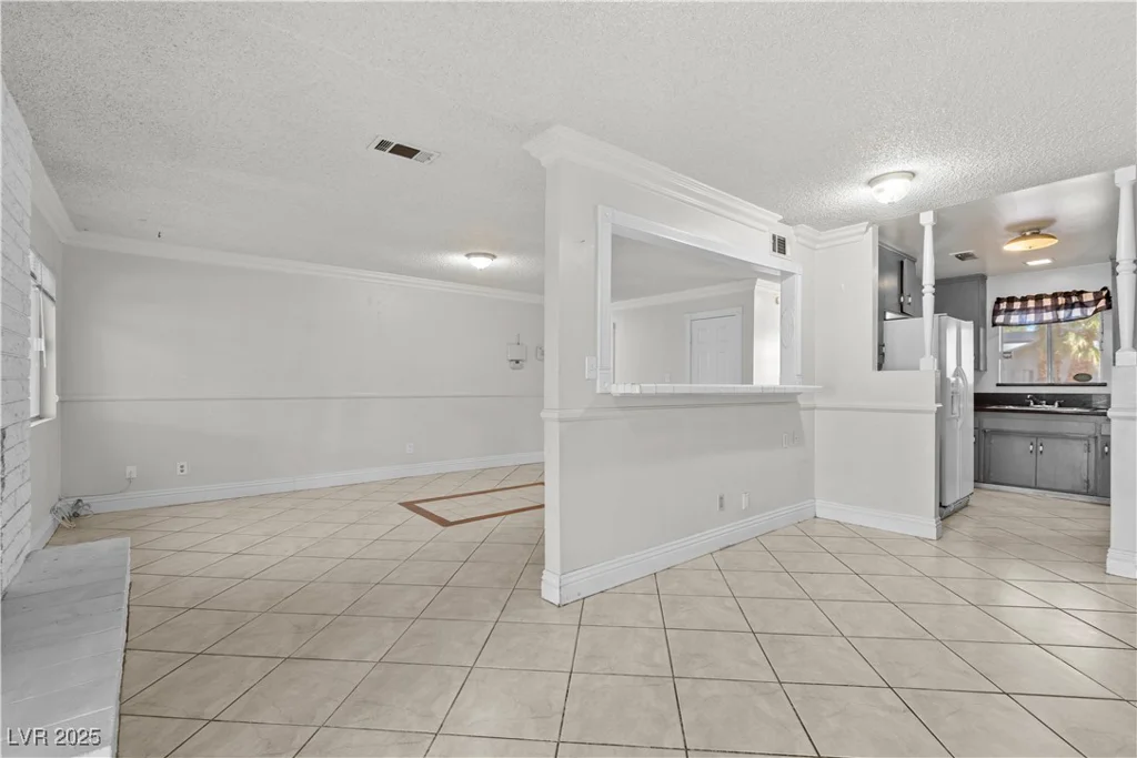 5101 Churchill, Las Vegas, NV 89107