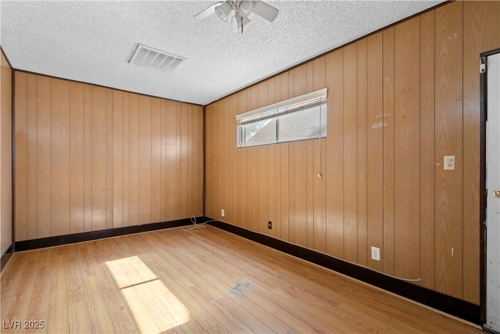 5101 Churchill, Las Vegas, NV 89107