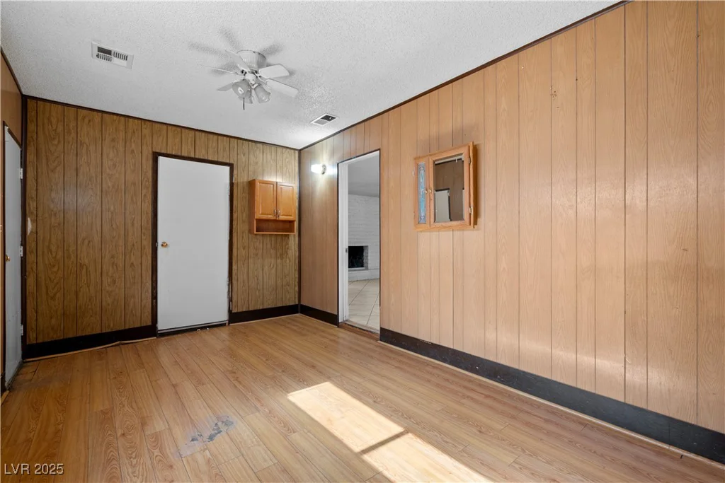 5101 Churchill, Las Vegas, NV 89107