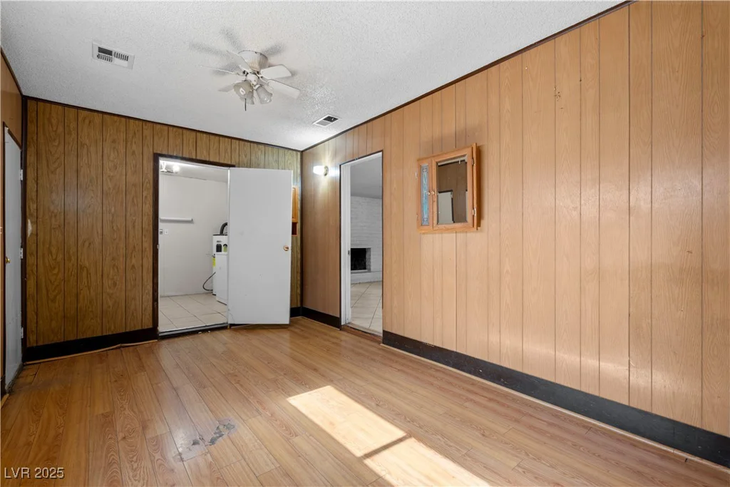 5101 Churchill, Las Vegas, NV 89107