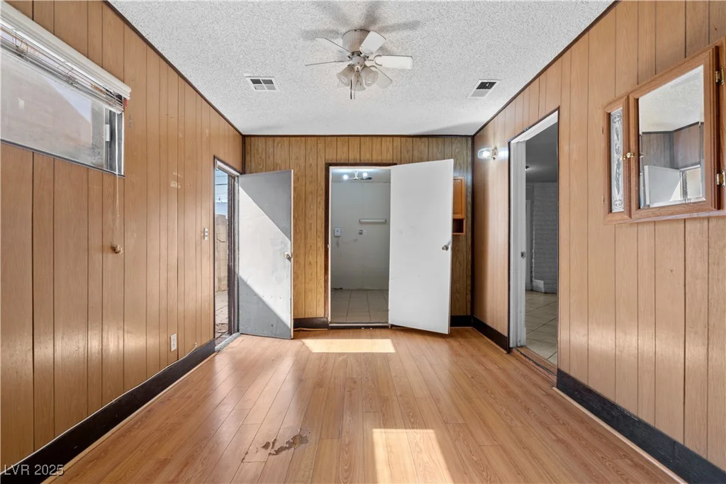 5101 Churchill, Las Vegas, NV 89107