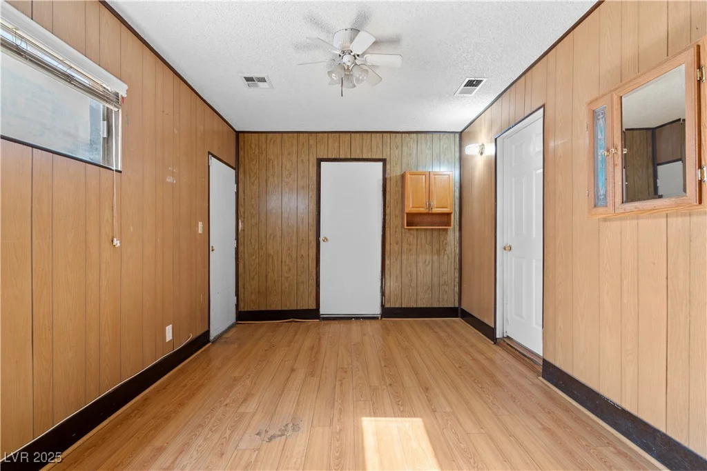 5101 Churchill, Las Vegas, NV 89107