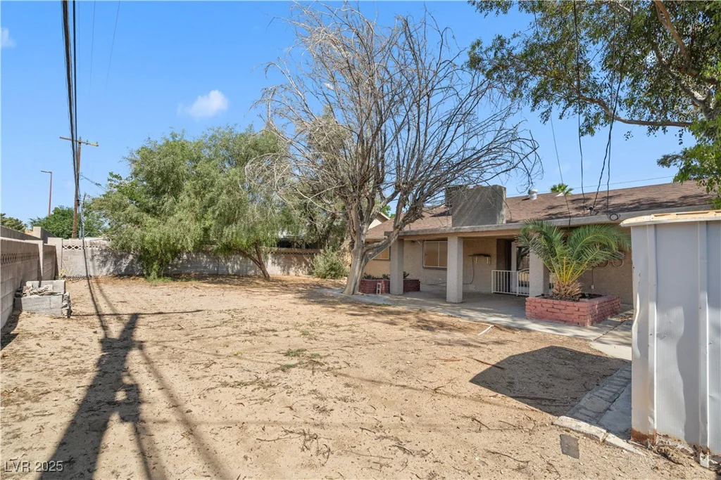 5101 Churchill, Las Vegas, NV 89107