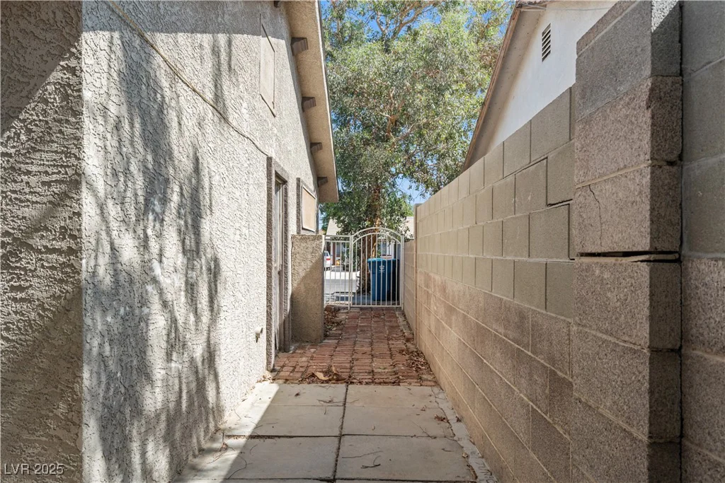 5101 Churchill, Las Vegas, NV 89107