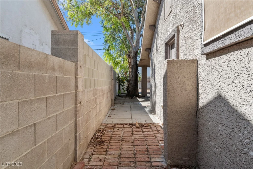 5101 Churchill, Las Vegas, NV 89107