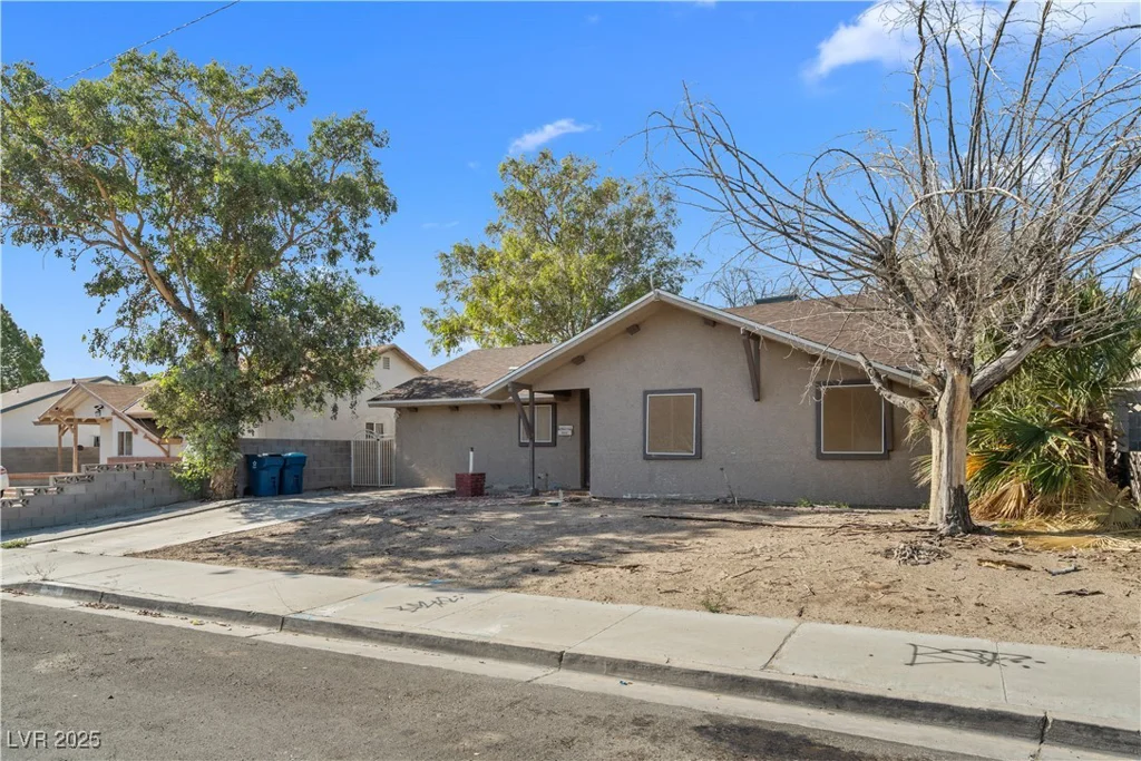 5101 Churchill, Las Vegas, NV 89107