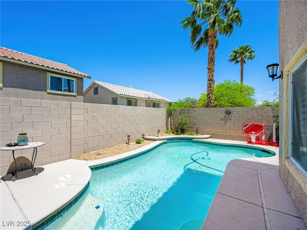 10612 Gum Tree, Las Vegas, NV 89144
