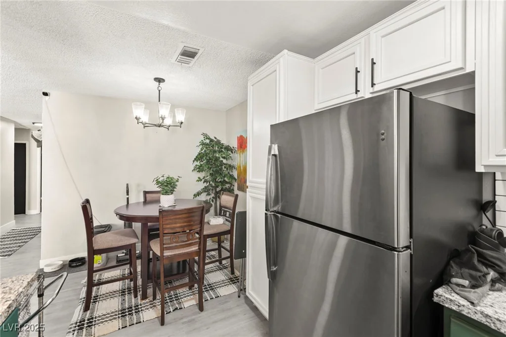 2569 Paradise Village, Las Vegas, NV 89120