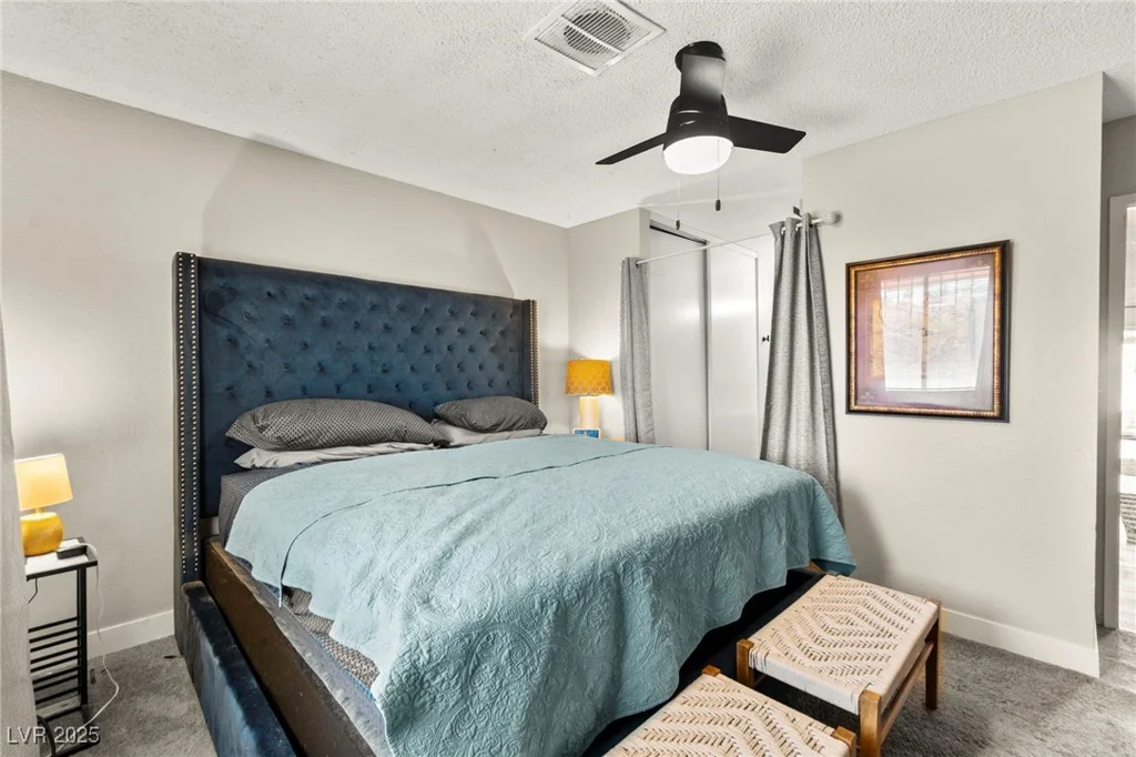 2569 Paradise Village, Las Vegas, NV 89120