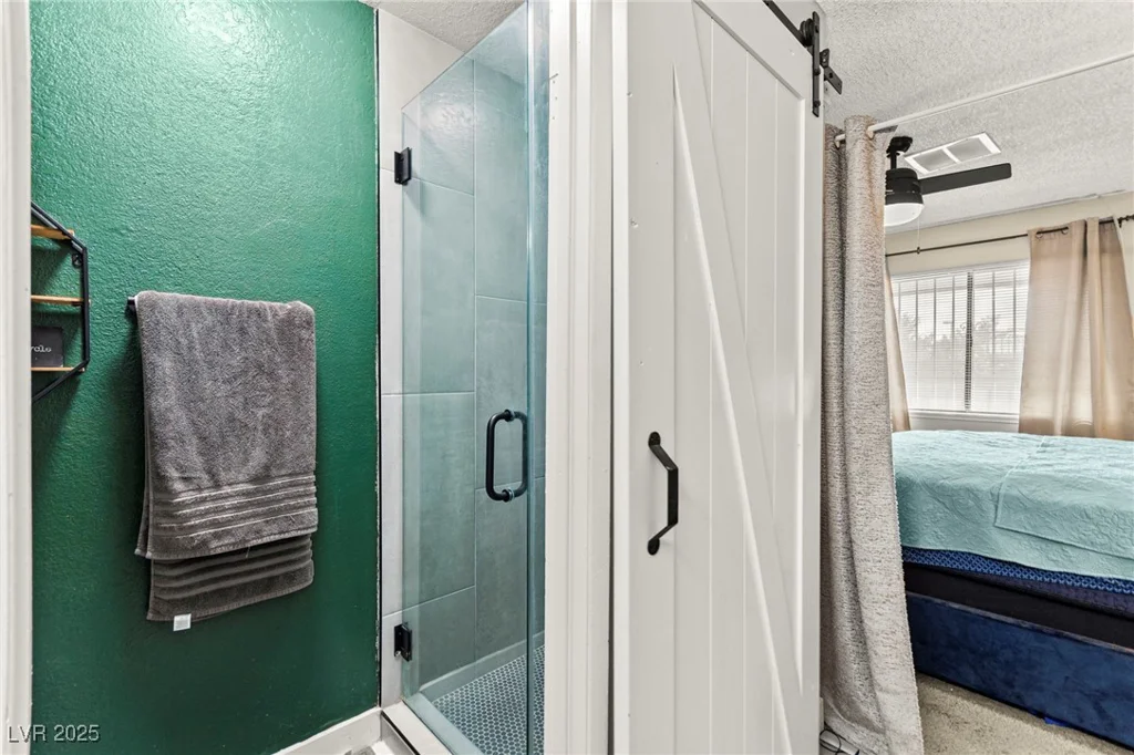 2569 Paradise Village, Las Vegas, NV 89120