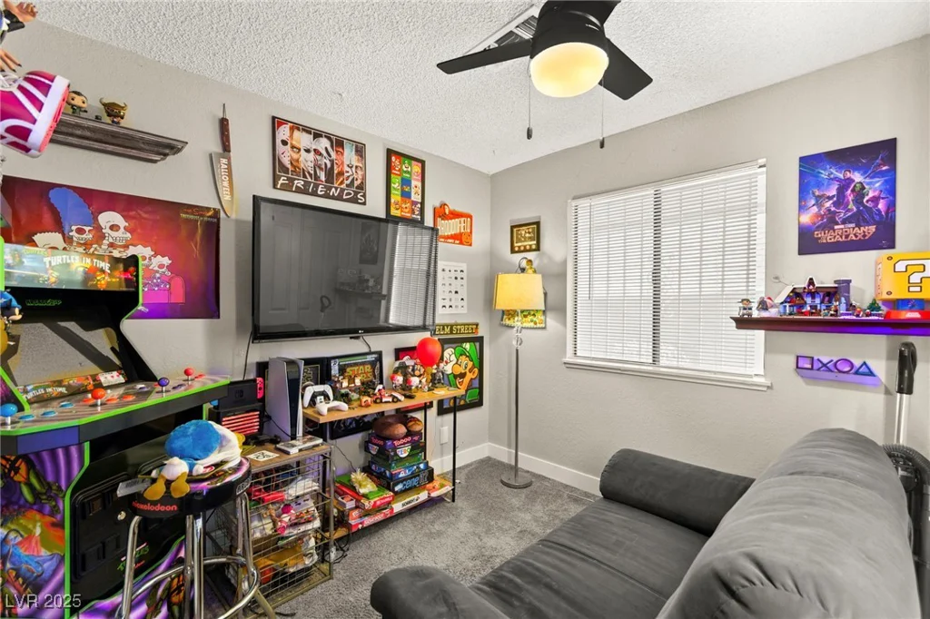 2569 Paradise Village, Las Vegas, NV 89120