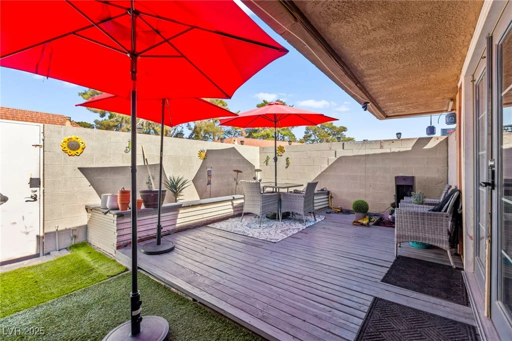 2569 Paradise Village, Las Vegas, NV 89120