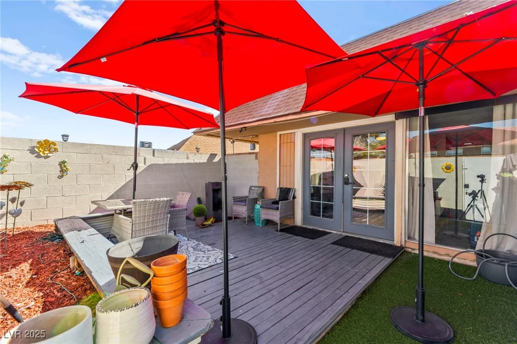 2569 Paradise Village, Las Vegas, NV 89120